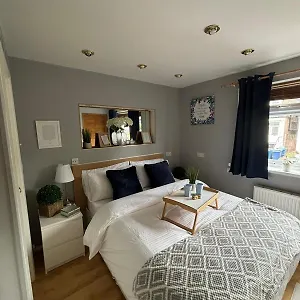 apt-amazing-en-suite-in-finchley-central.brighton-hotels-england.com/